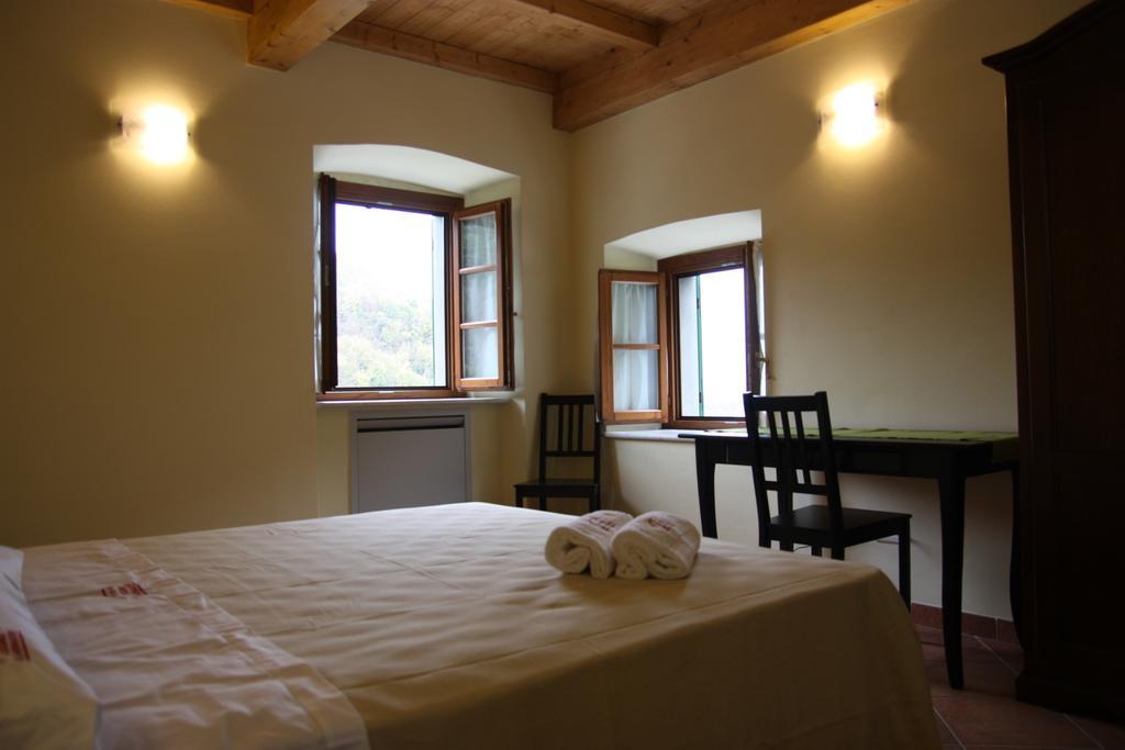 Locanda Il Monastero Ortonovo Camera foto